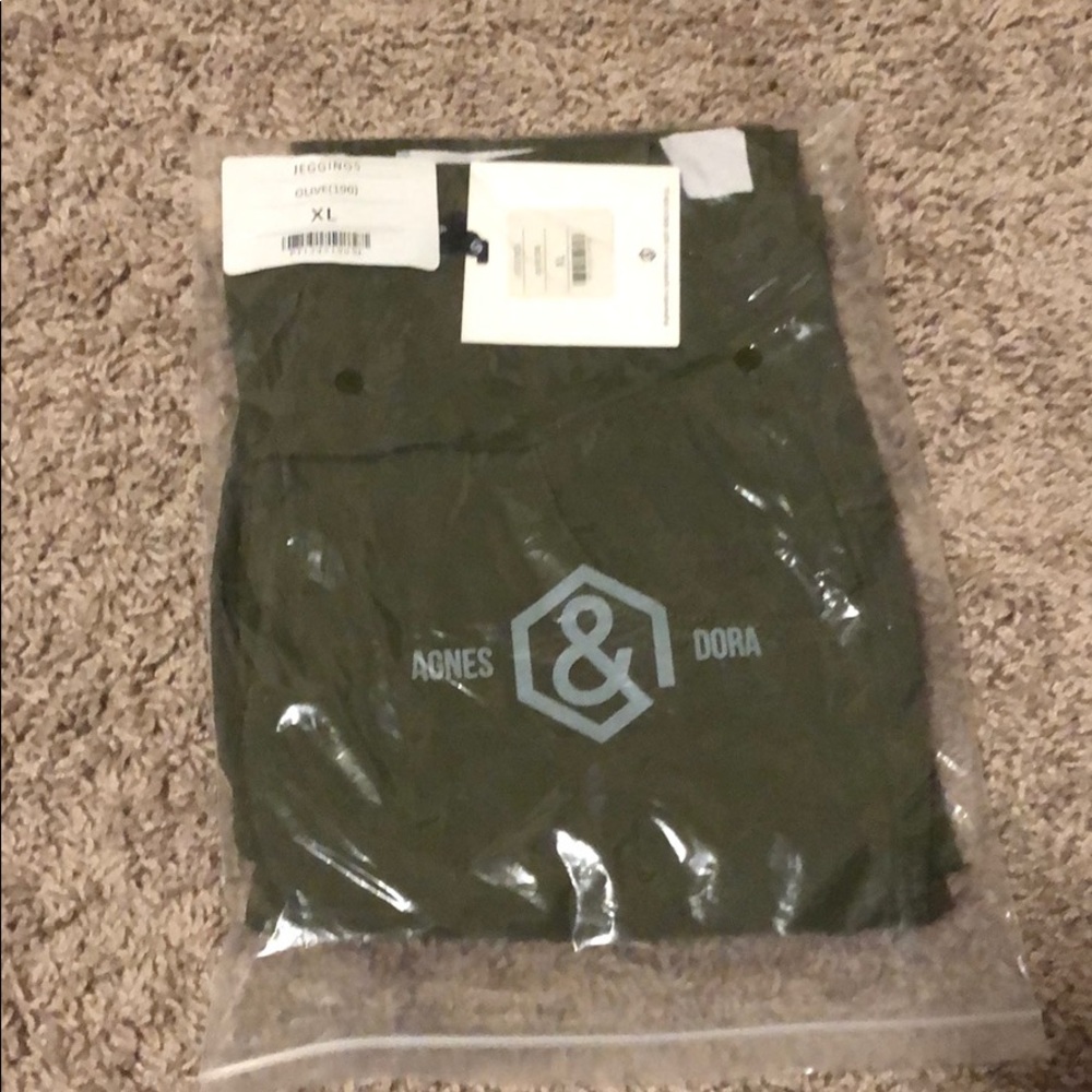 Agnes and Dora Jeggings-Olive